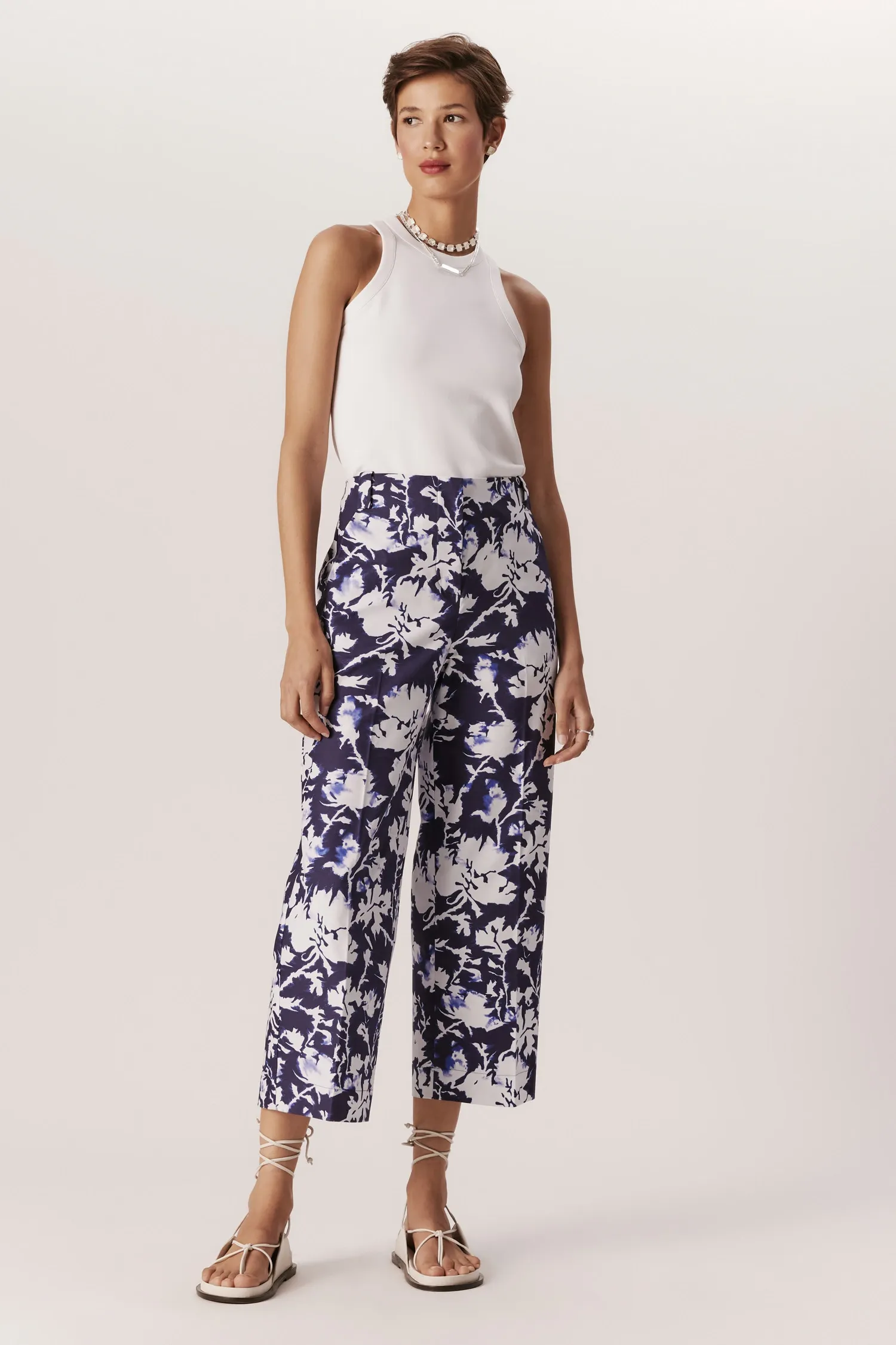 007384_CALCA_RETA_AMPLA_BOLSO_FLORAL_INDIGO_ANDREAMARQUES -2-